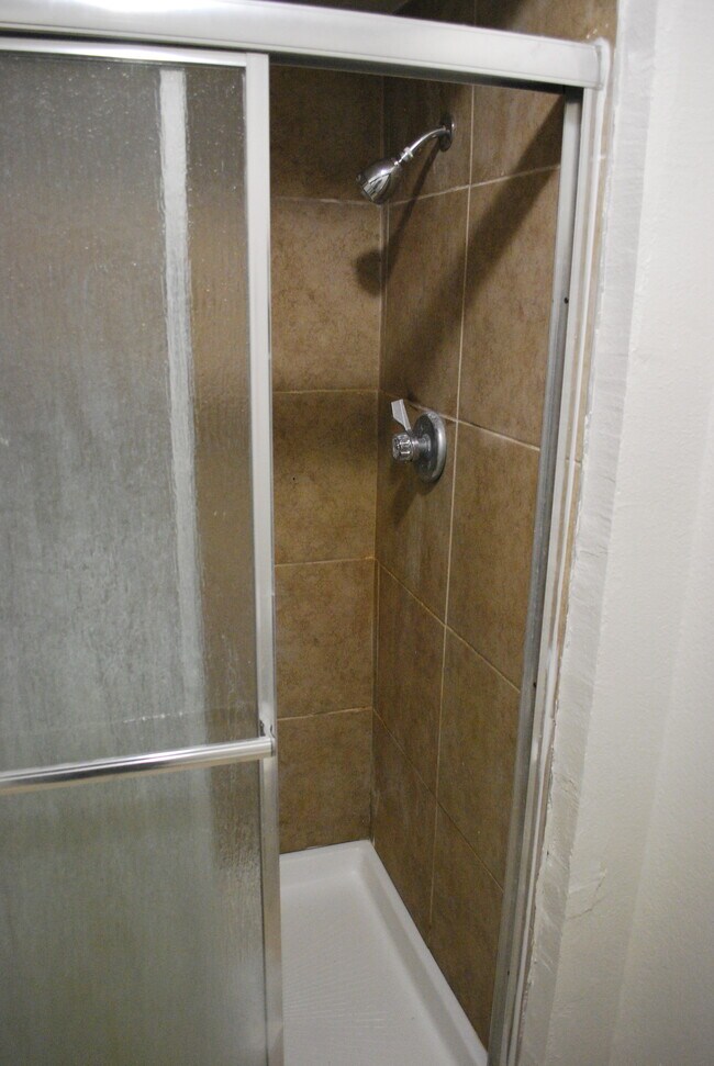 Building Photo - 2057 W Village Dr