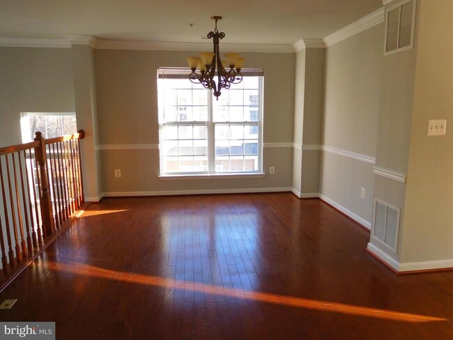 Building Photo - 12420 Rollys Ridge Ave