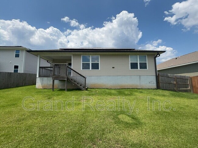 Building Photo - 5583 Guinevere Ln