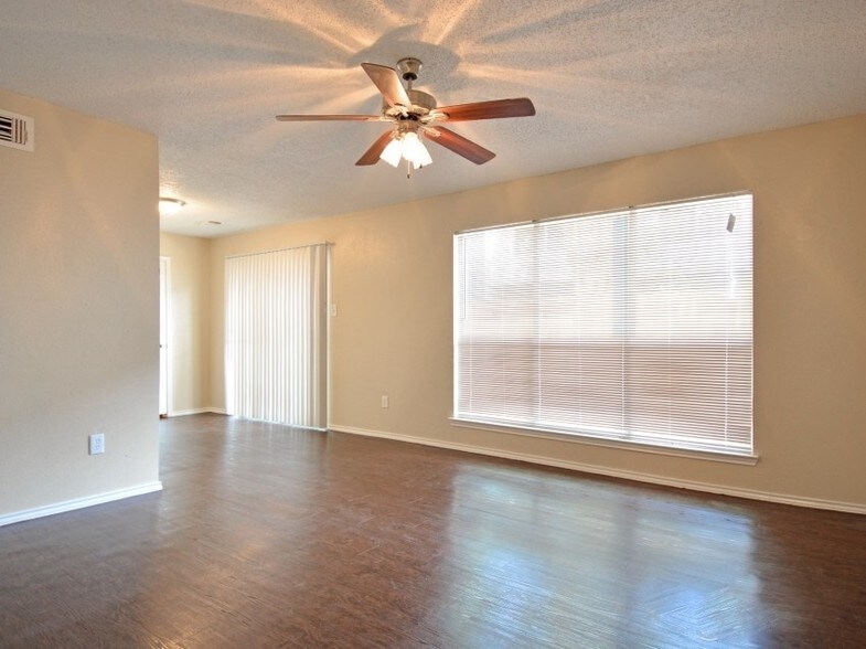 Primary Photo - 315 Belmont St