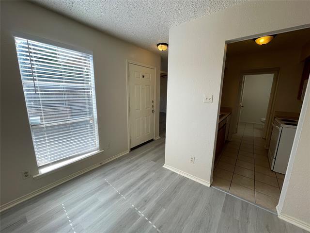 Building Photo - 5524 Lewis Ct