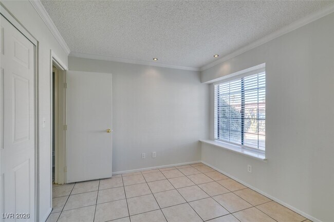 Building Photo - 6391 Chisos Dr