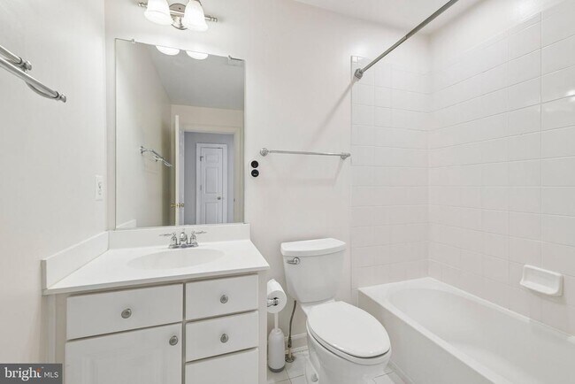 Building Photo - 7979 Vigne Ct