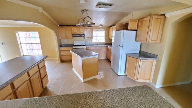 Building Photo - 304 Calle Al Rumbo