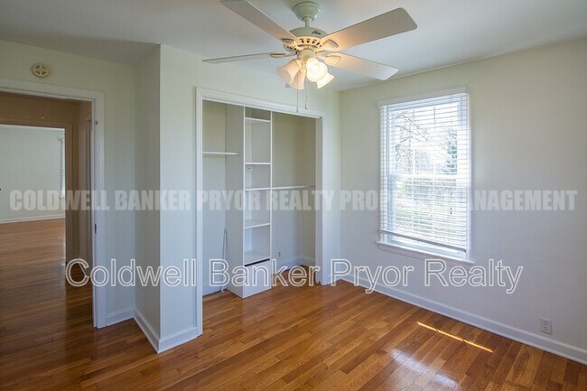 Building Photo - 323 Walsh Rd