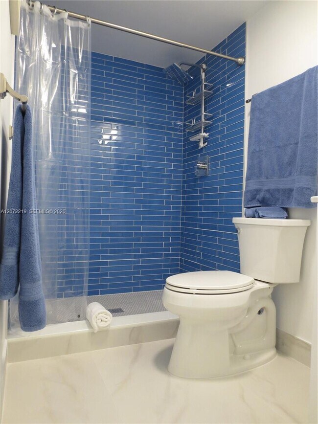 Building Photo - 2951 S Bayshore Dr