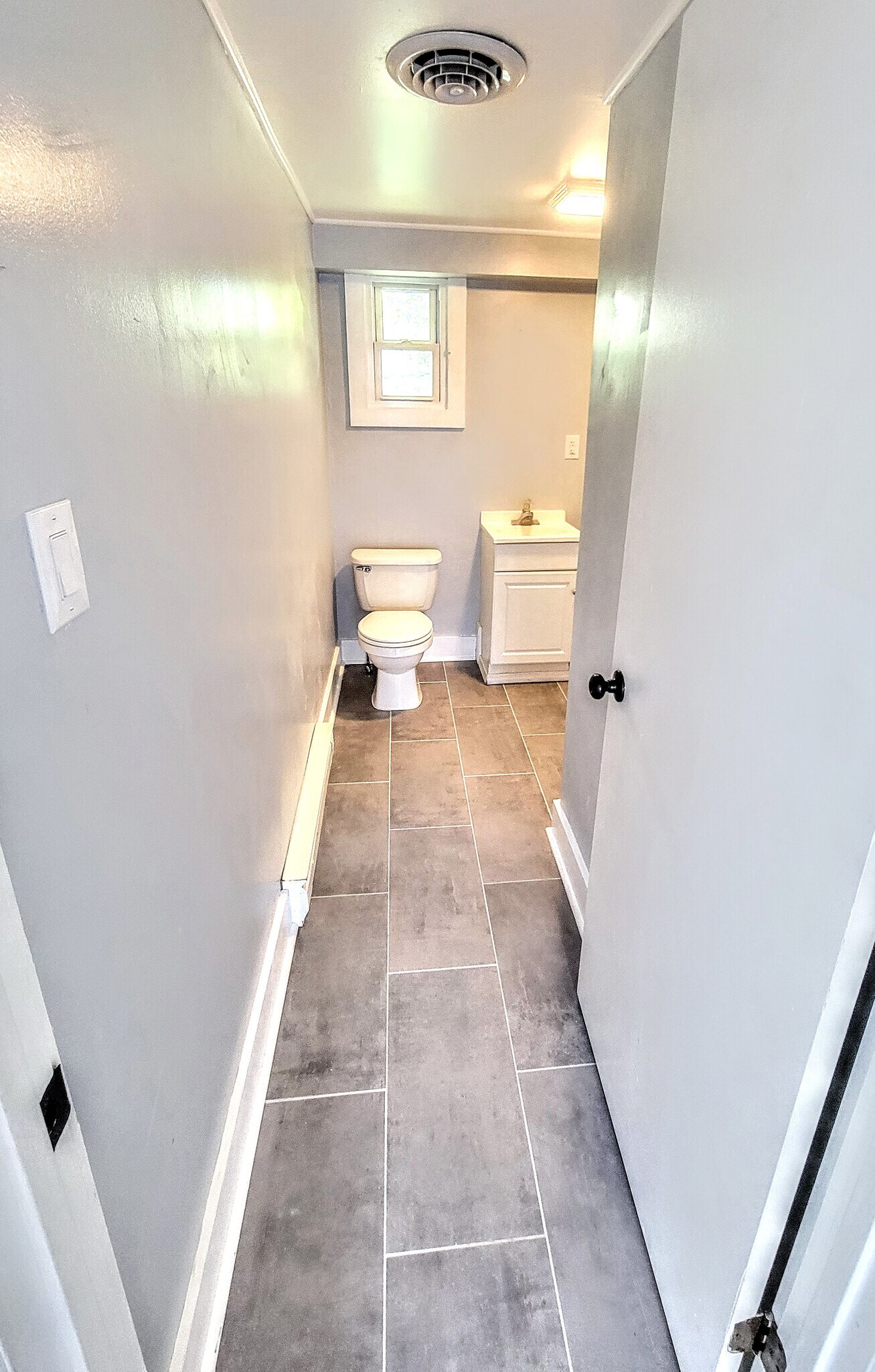 Bathroom Unit 2 - 43 N Highland St
