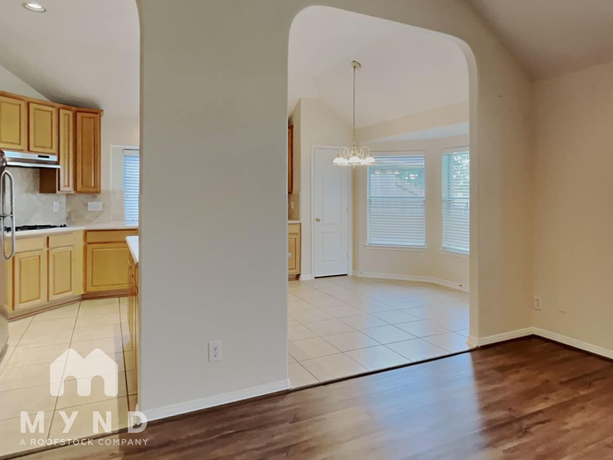 Building Photo - 1605 Garden Lakes Dr