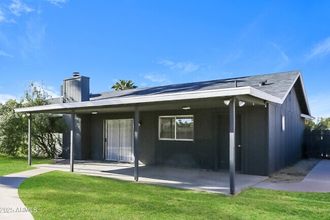 Building Photo - 503 W El Prado Rd