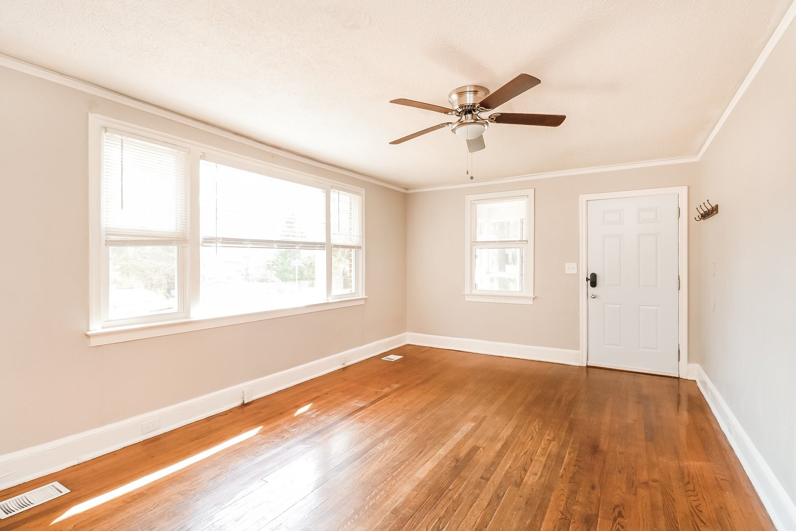 Building Photo - 1490 Cameron St