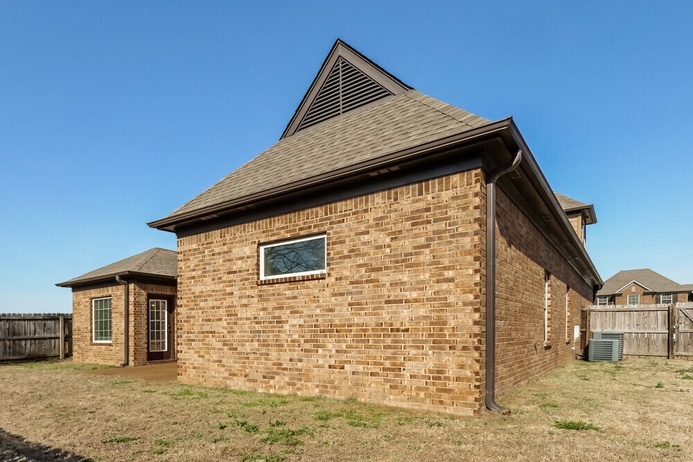 Building Photo - 45 Green Hills Dr