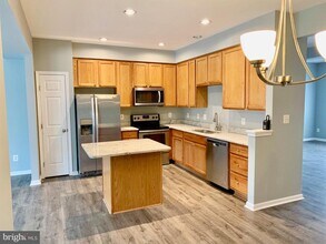 Building Photo - 8108 Horseshoe Cottage Cir