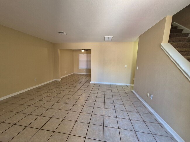 Building Photo - 5907 Deer Lake Dr