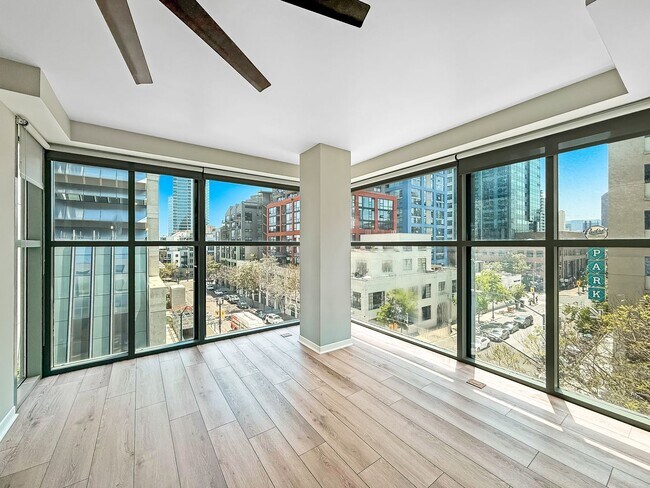 Primary Photo - Beautiful 2B/2BA Downtown Corner Unit Cond...