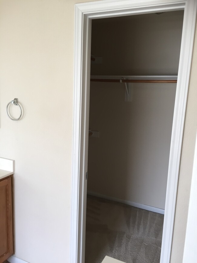 Building Photo - 707 Bighorn Dr