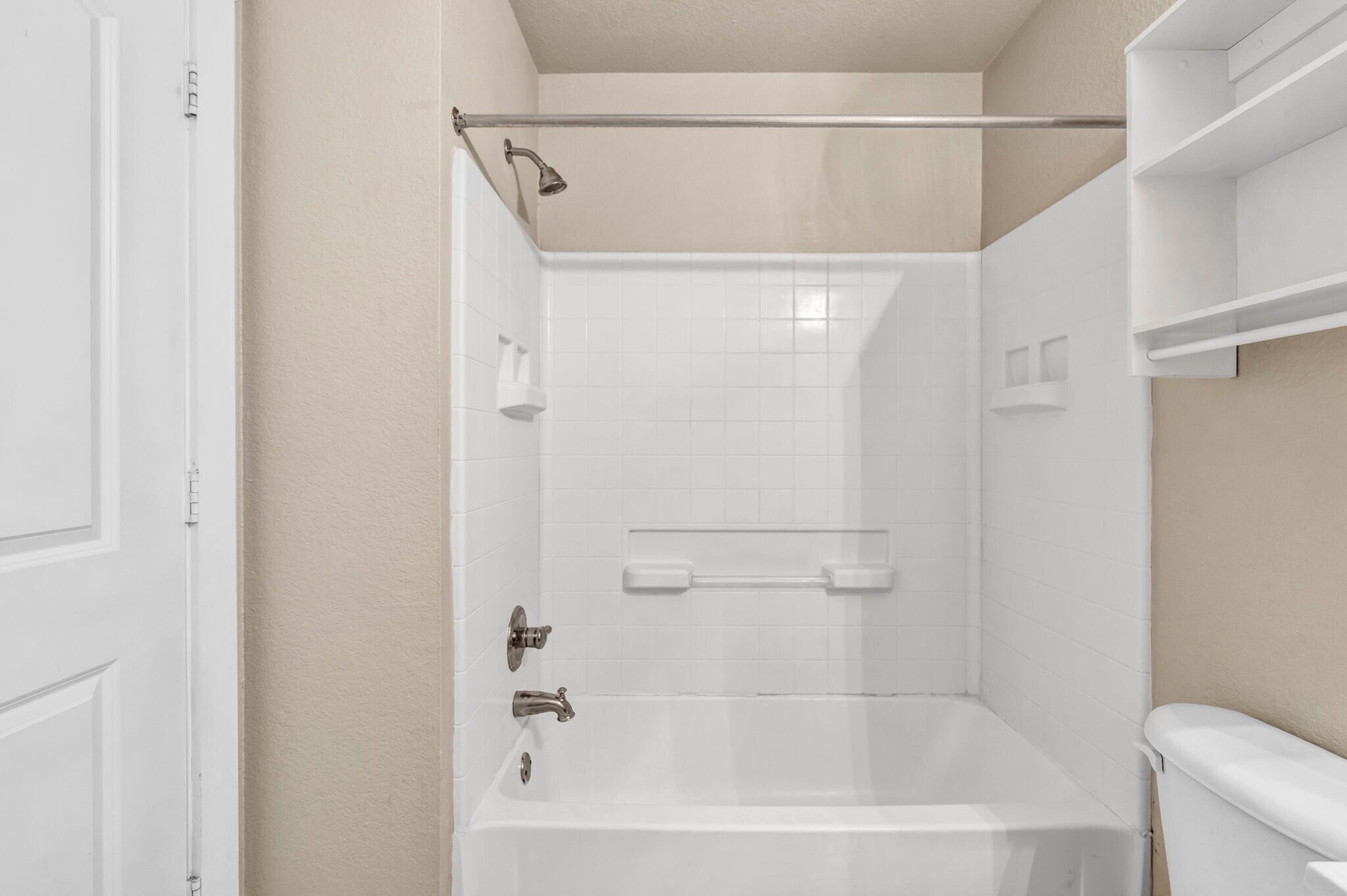 Building Photo - 710 Claremont Pky