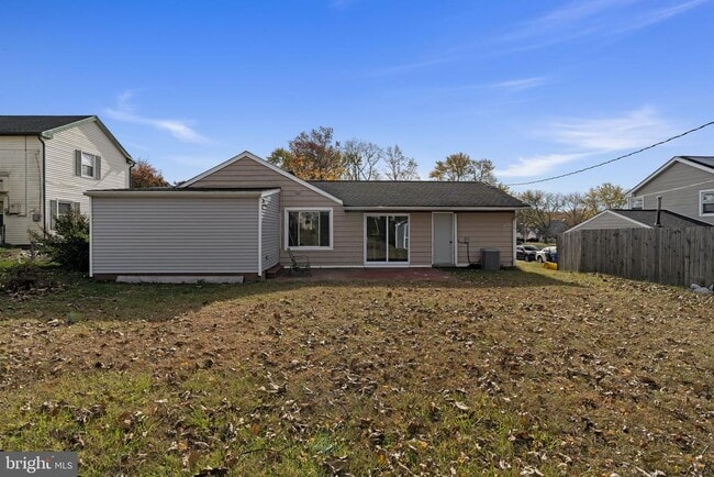 Building Photo - 5 Burgess Ln