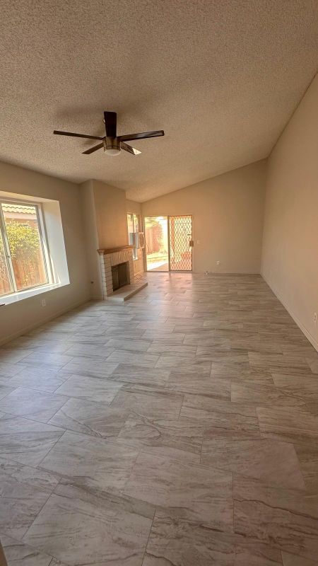 Building Photo - 27364 Family Cir