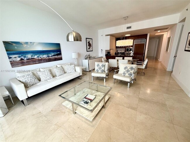 Building Photo - 15901 Collins Ave