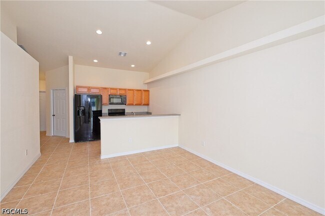 Building Photo - 615 SE 6th Terrace