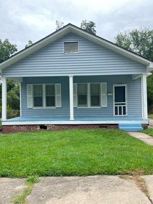 Building Photo - 819 E 4th St