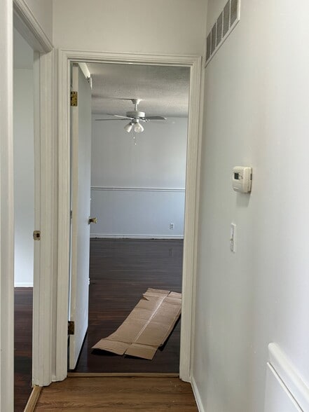 Building Photo - 1617 Somerset Shire Dr