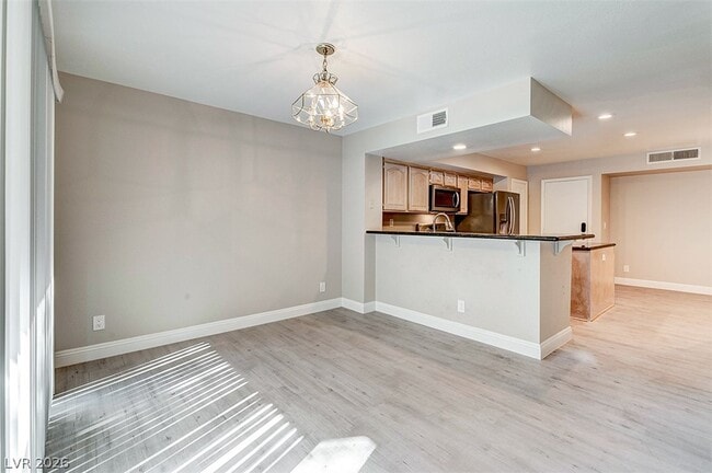 Building Photo - 2641 Golden Sands Dr