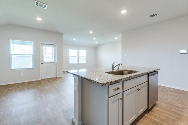Building Photo - 4-BEDROOM NEW CONSTRUCTION IN SWENSON HEIG...