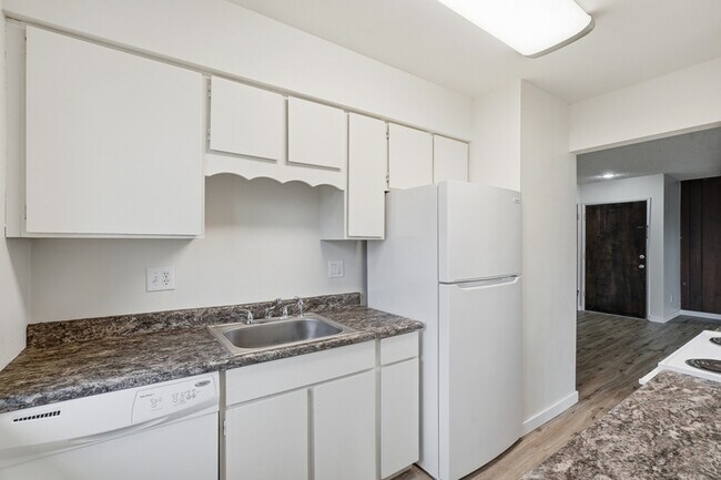 Building Photo - 3106 E 27th Ave