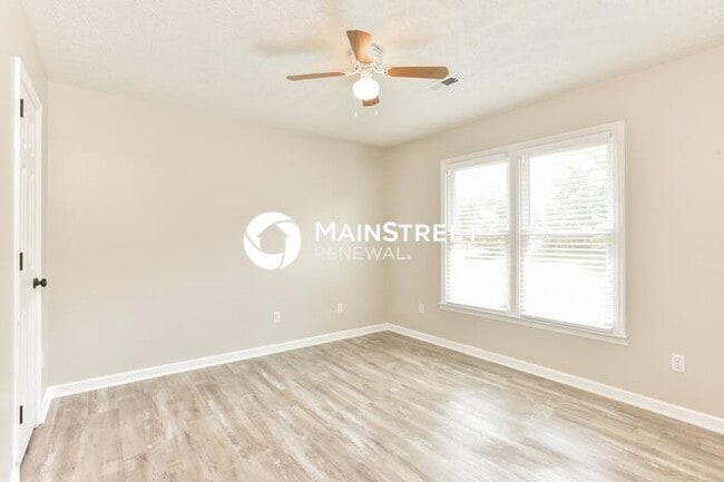 Building Photo - 3 Bedroom Pet-Friendly Home in FAIRVIEW, TN with Main Street Renewal