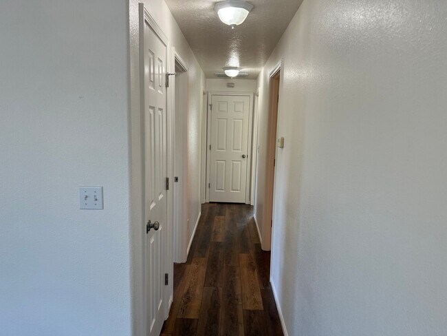 Building Photo - Newly updated 3-bedroom, 2-bathroom duplex with a garage!  $500 OFF YOUR FIRST MONTH'S RENT!