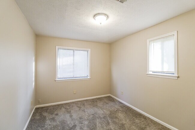 Building Photo - 5739 Hilton Ridge Rd