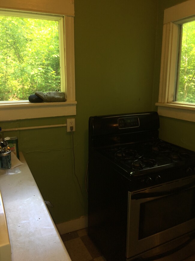 Kitchen 4 - 505 S Cayuga St