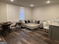 Building Photo - 4217 Chestnut St