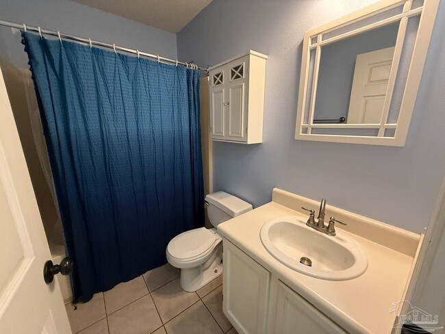 Building Photo - 10609 Creek Ridge Dr