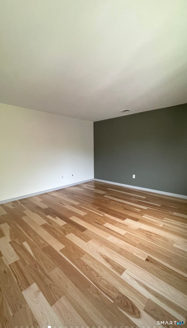 Building Photo - 14b Algonquin Ln