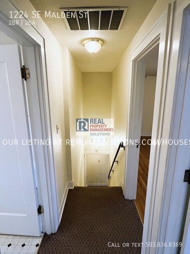 Building Photo - 1224 SE Malden St