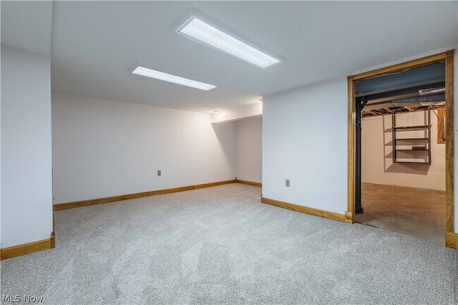 Building Photo - 4599 Cox Dr