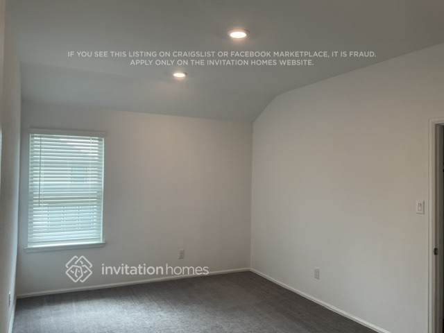 Building Photo - 448 Pecan Landing Ln