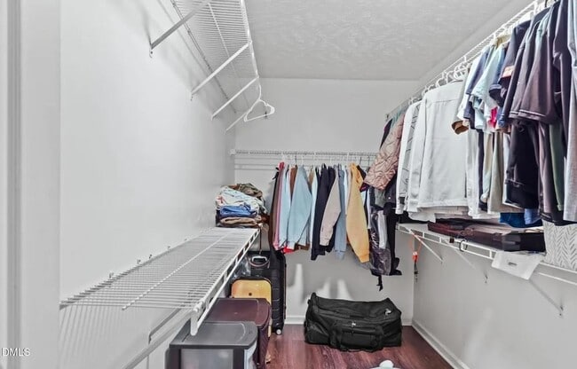 Building Photo - 1142 Blankshire Rd