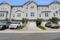 Building Photo - 1808 Bungalow Row