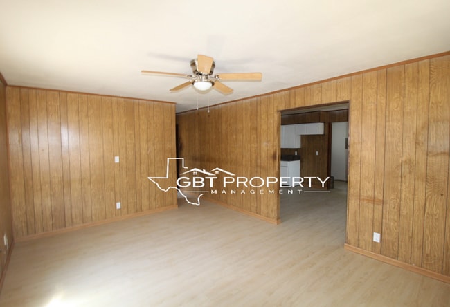 Building Photo - Beautiful Single Family Home