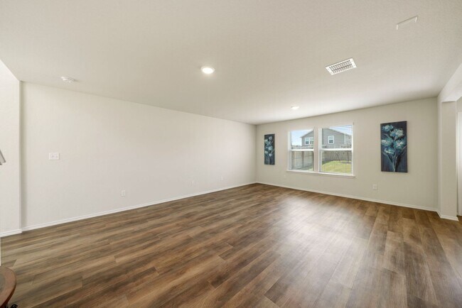 Building Photo - Great home with a great price!