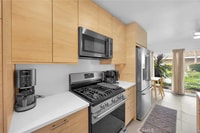 Building Photo - Secure This Beautiful Unit Today