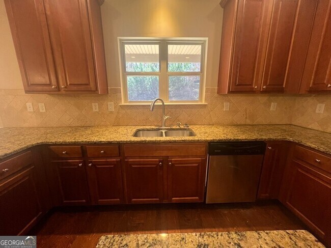 Building Photo - 130 Silver Peak Dr