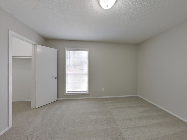 Building Photo - 20143 Dawn Mist Dr