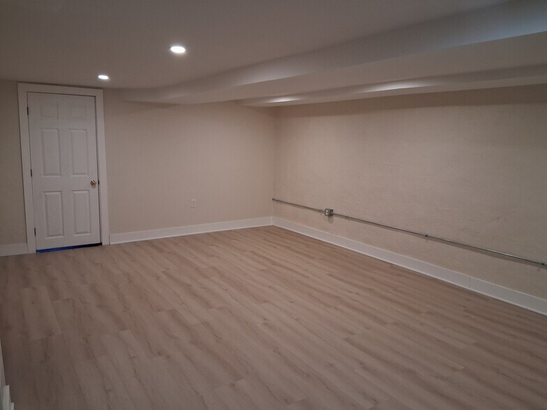 Building Photo - 6643 Sprague St