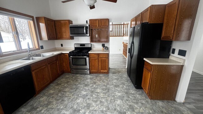 Building Photo - 901 Marty's Way