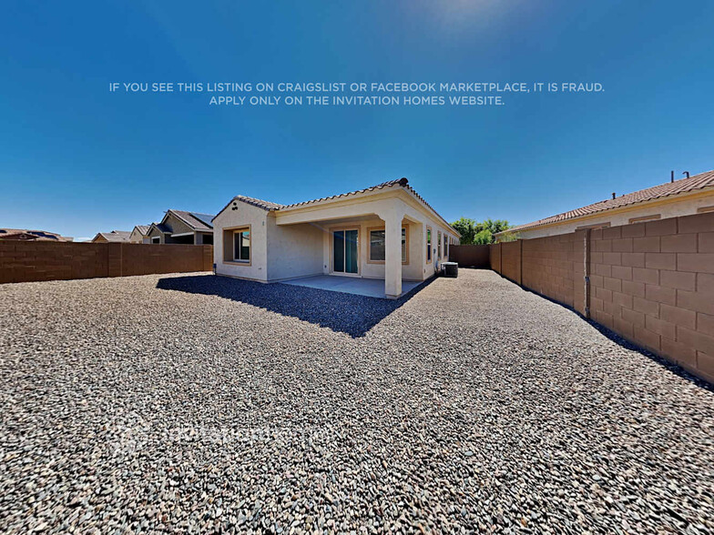 Building Photo - 712 S 201st Ln