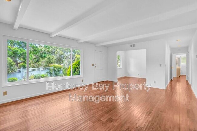 Building Photo - 2937 Lupin Ln